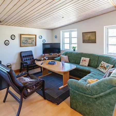 Two-bedroom In Apartment *